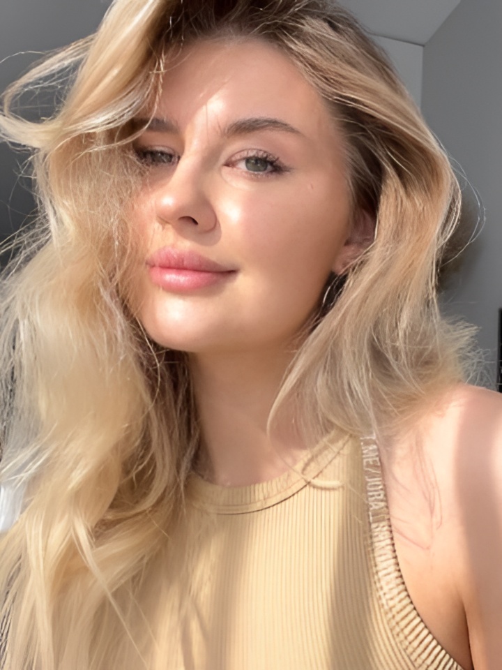 Эсмеральда привлекальеная девушка из Зерноград цена от 3000 руб