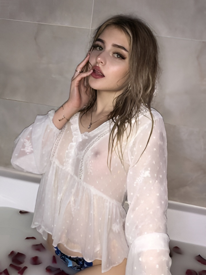 Рада привлекальеная девушка из Зерноград цена от 4000 руб