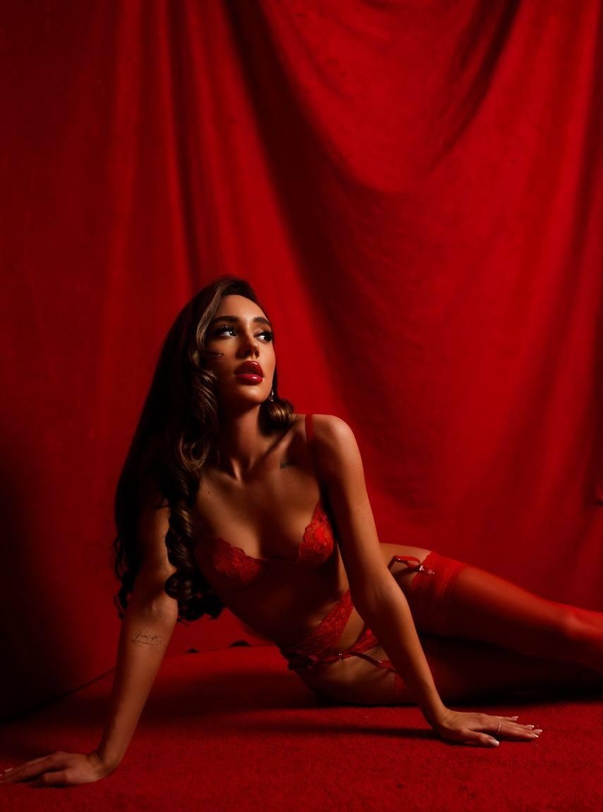 Луиза привлекальеная девушка из Зерноград цена от 4000 руб