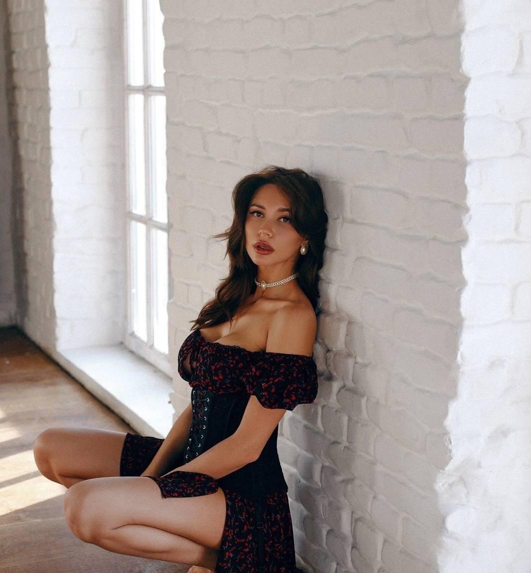 Маргоша привлекальеная девушка из Зерноград цена от 6000 руб