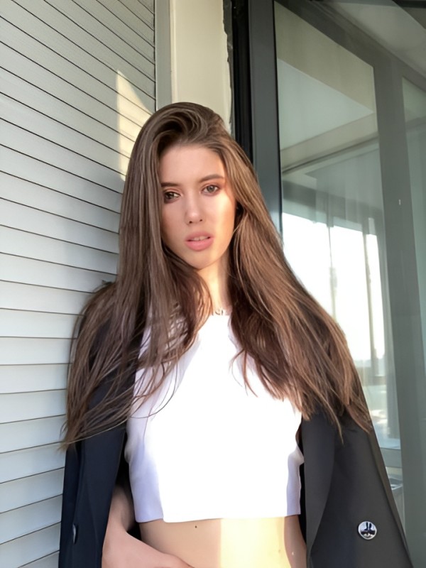 Лина привлекательная девушка из Зерноград цена от 3000 руб