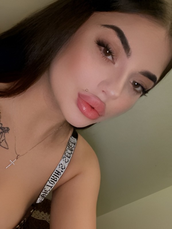 Рената привлекательная девушка из Зерноград цена от 2000 руб