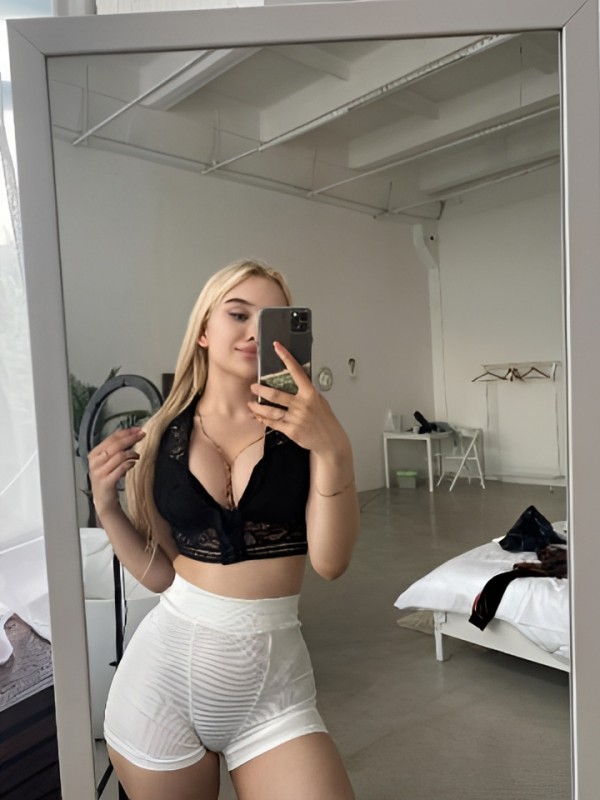 Виктория привлекательная девушка из Зерноград цена от 10000 руб