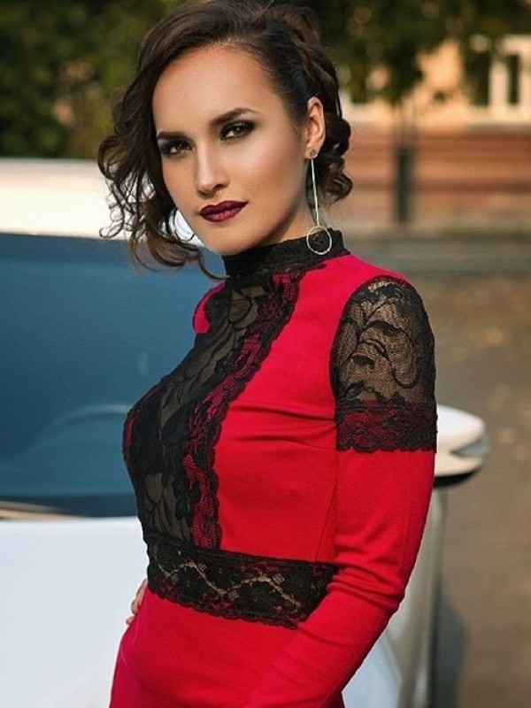 Душечка привлекательная девушка из Зерноград цена от 3500 руб