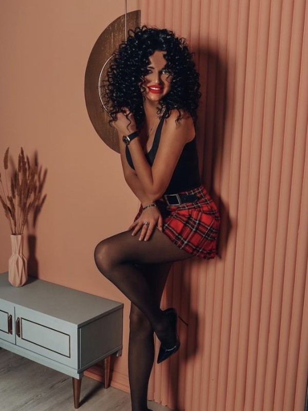 🎥 Людмила привлекательная девушка из Зерноград цена от 3500 руб